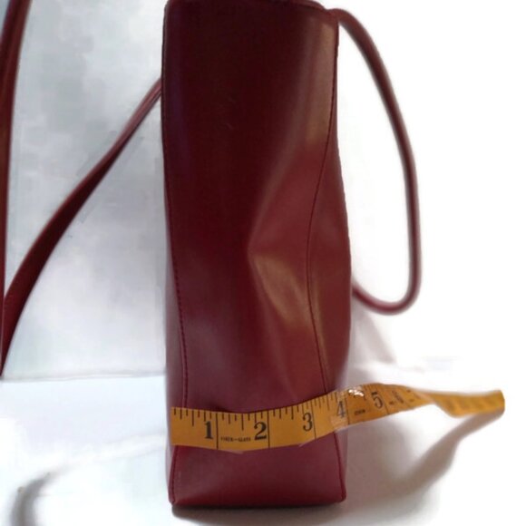 Estee Lauder Red Leather Shoulder Bag - Picture 5 of 9